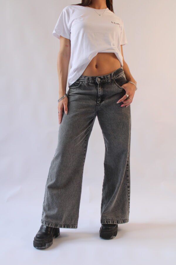 JEAN MOM GRIS.- SERENA